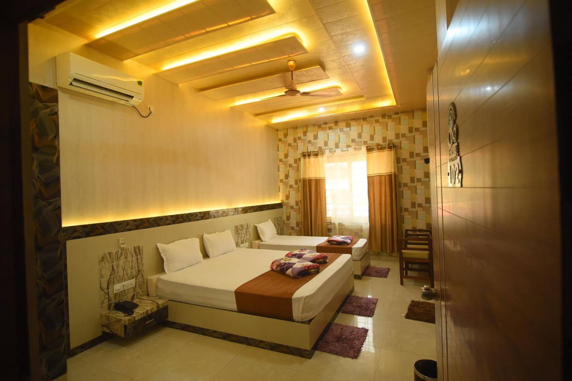 R Empire Revtree Hotel Davanagere Exterior photo