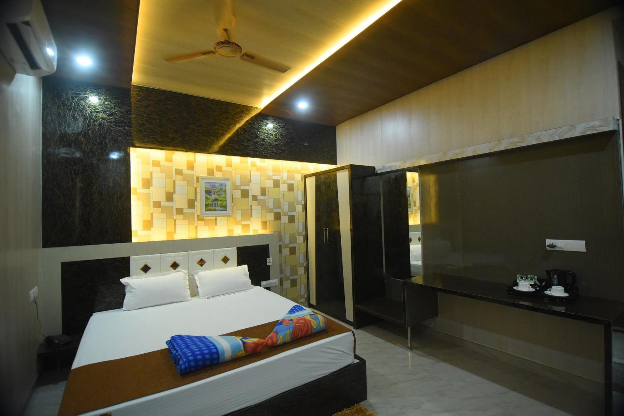 R Empire Revtree Hotel Davanagere Exterior photo