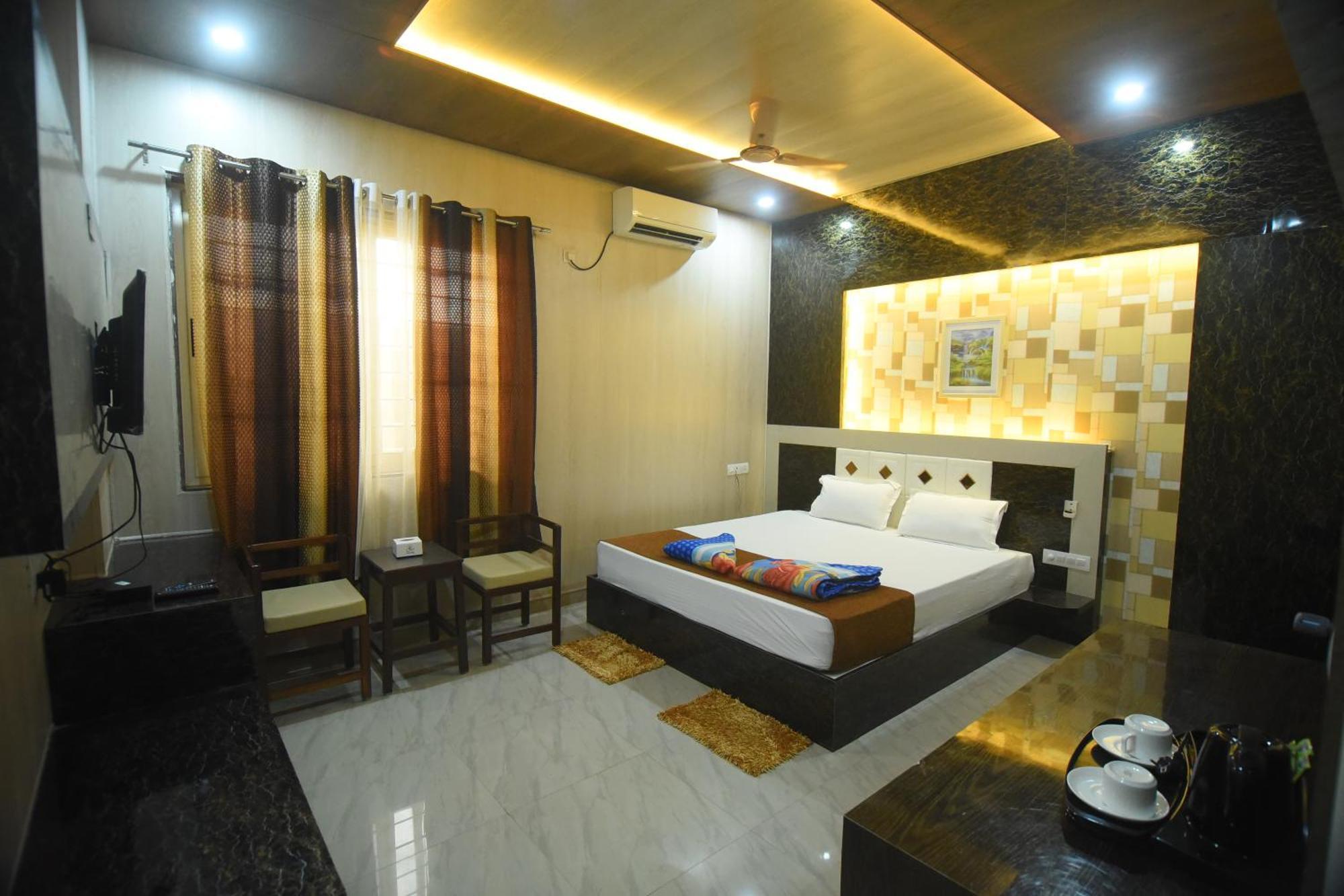 R Empire Revtree Hotel Davanagere Exterior photo