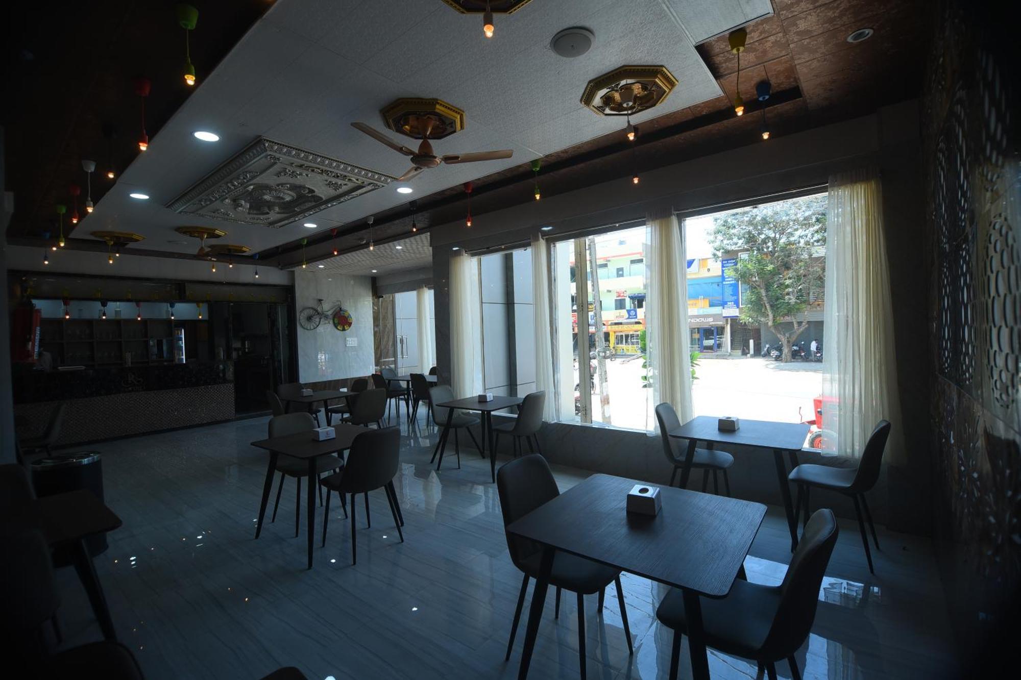R Empire Revtree Hotel Davanagere Exterior photo