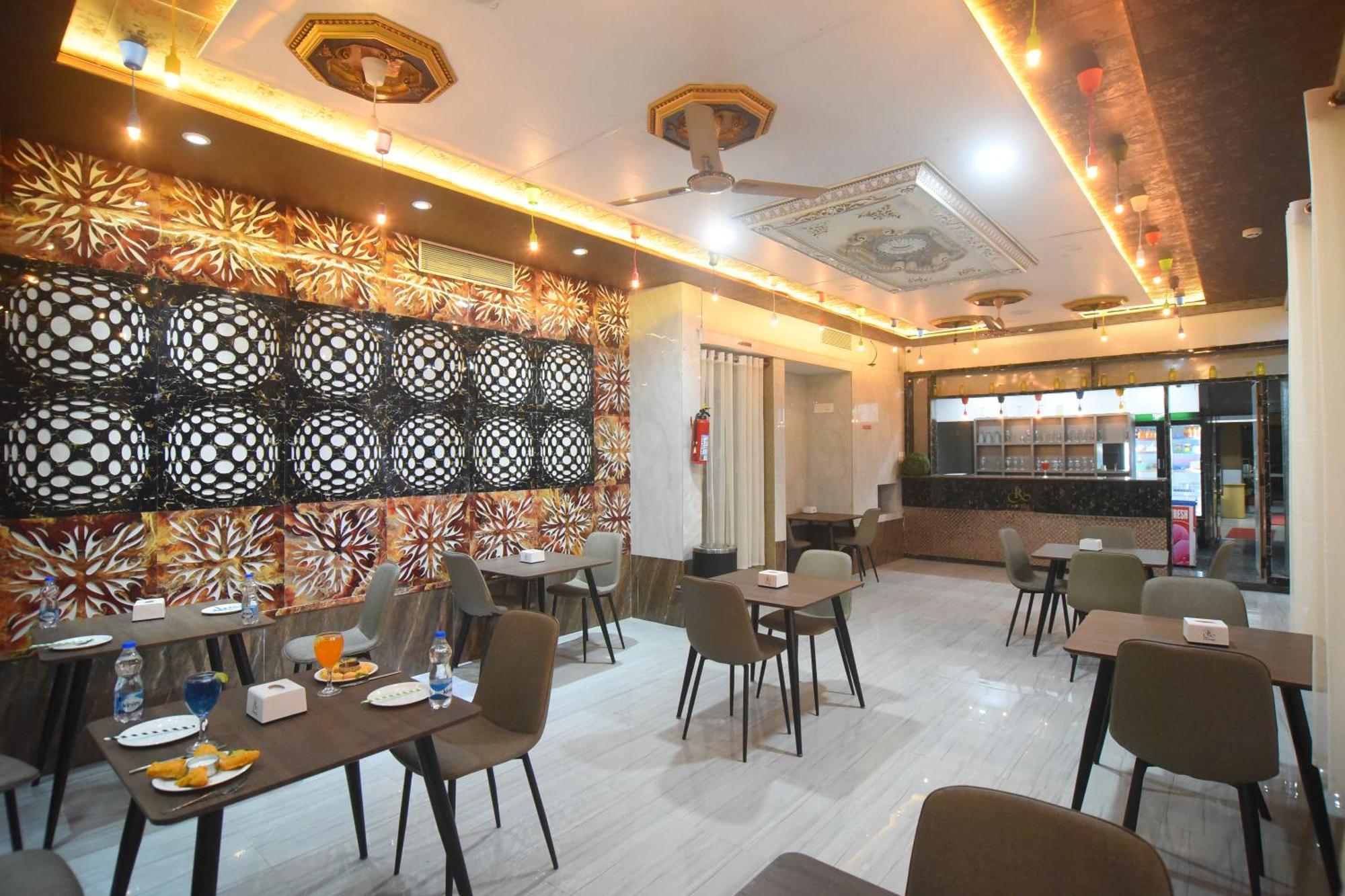 R Empire Revtree Hotel Davanagere Exterior photo