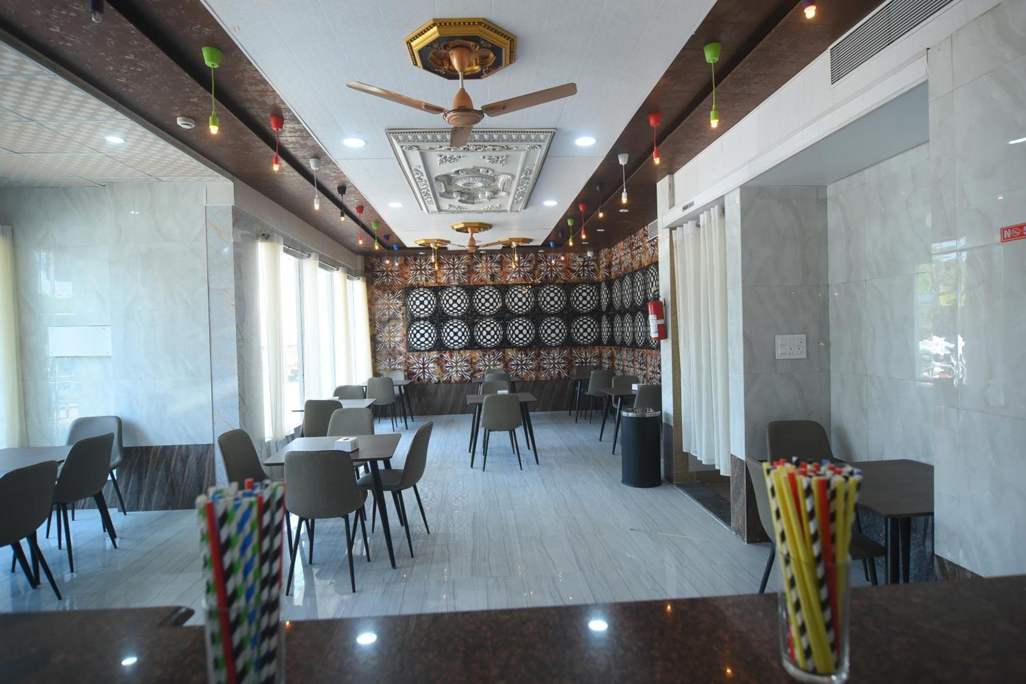 R Empire Revtree Hotel Davanagere Exterior photo