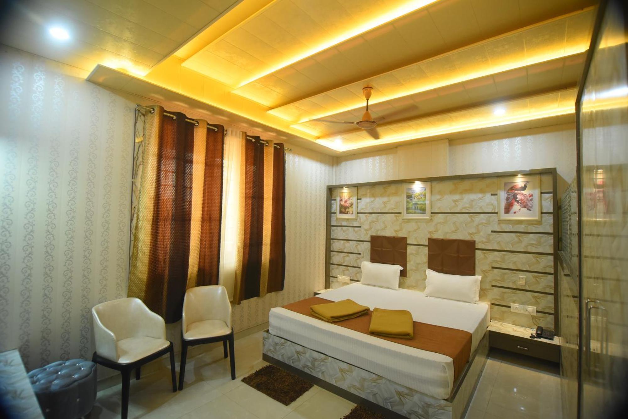 R Empire Revtree Hotel Davanagere Exterior photo