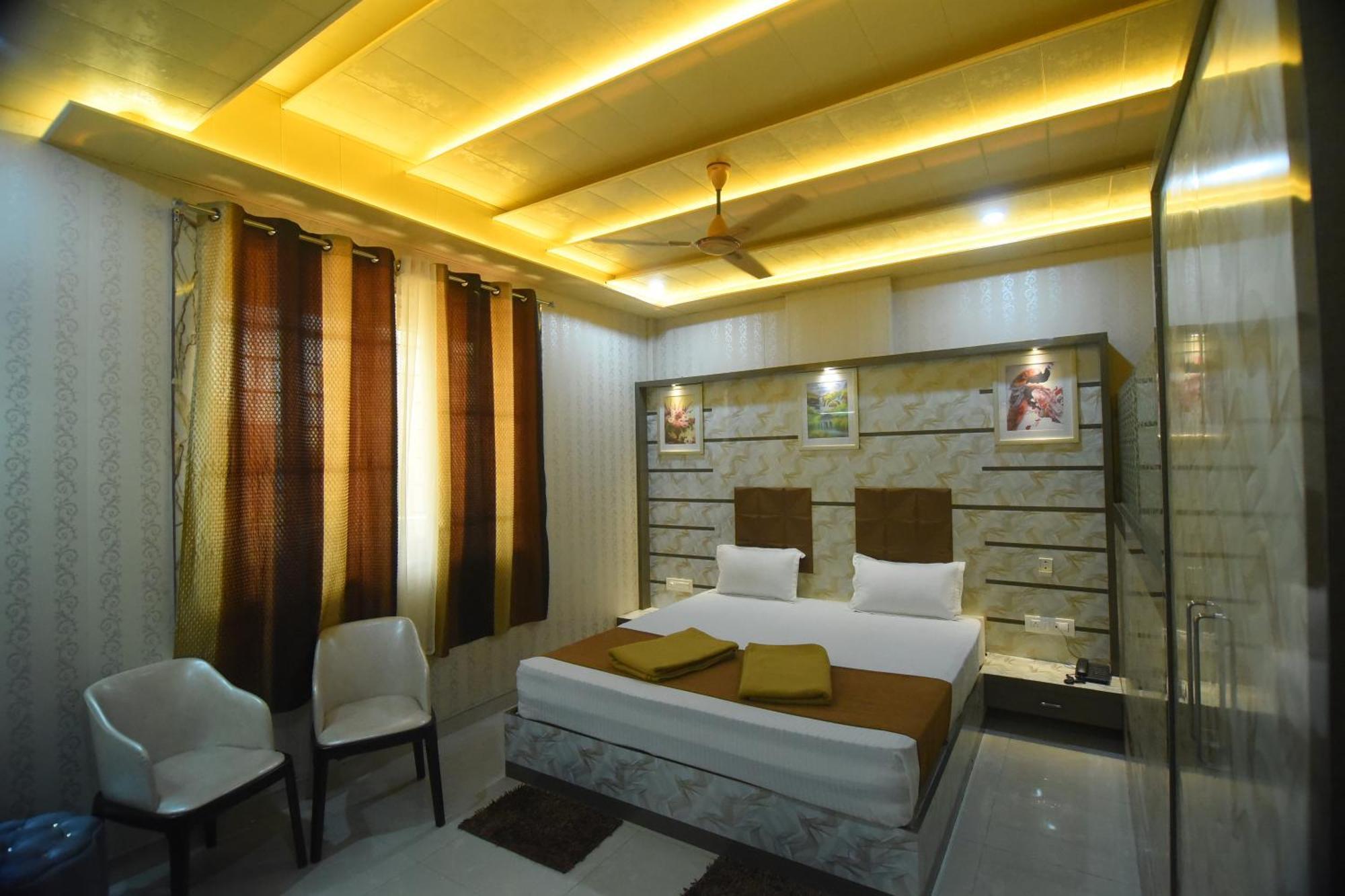 R Empire Revtree Hotel Davanagere Exterior photo